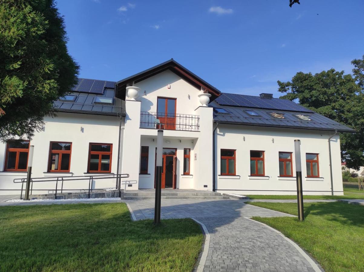 Pensjonat Dominikanski Krasnobród Exteriör bild