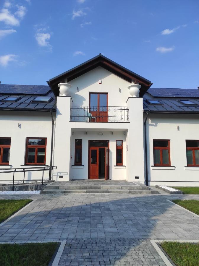 Pensjonat Dominikanski Krasnobród Exteriör bild